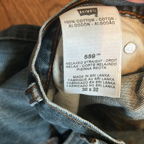 Levi's 30x32 - Picture 3 of 5